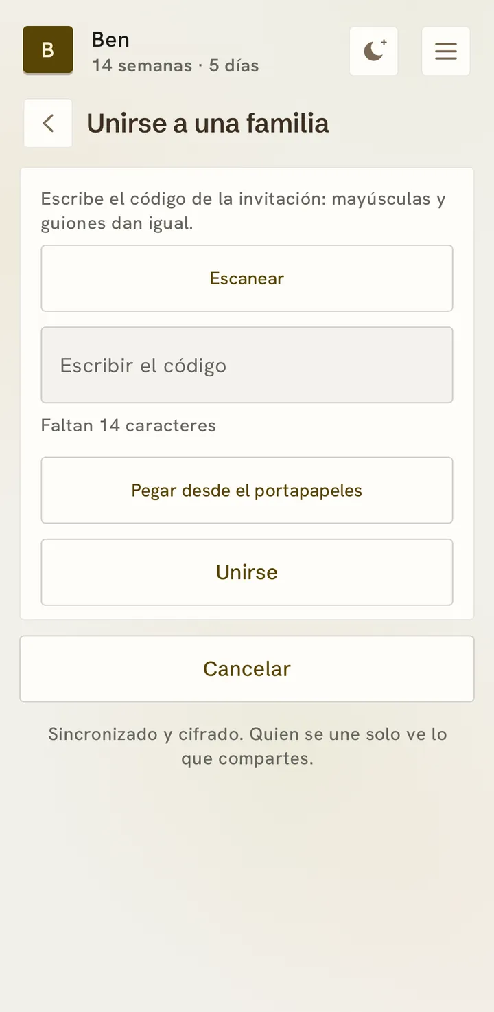 Unirse a una familia: escanear, escribir el código («Faltan 14 caracteres») o pegarlo desde el portapapeles, y los botones Unirse y Cancelar.