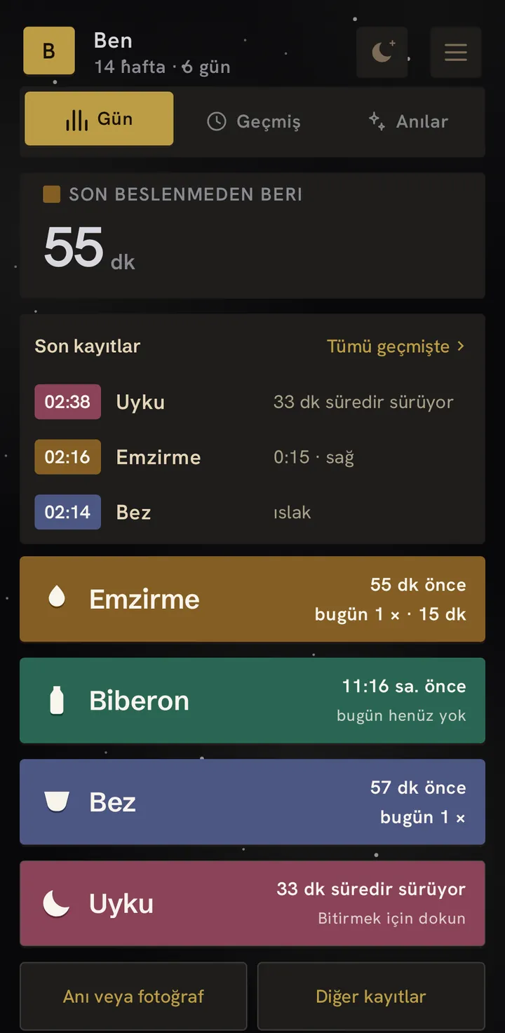Gece saat 3’te ana ekran: koyu arka plan, son beslenmeden bu yana 55 dakika ve altında en son olanlar.