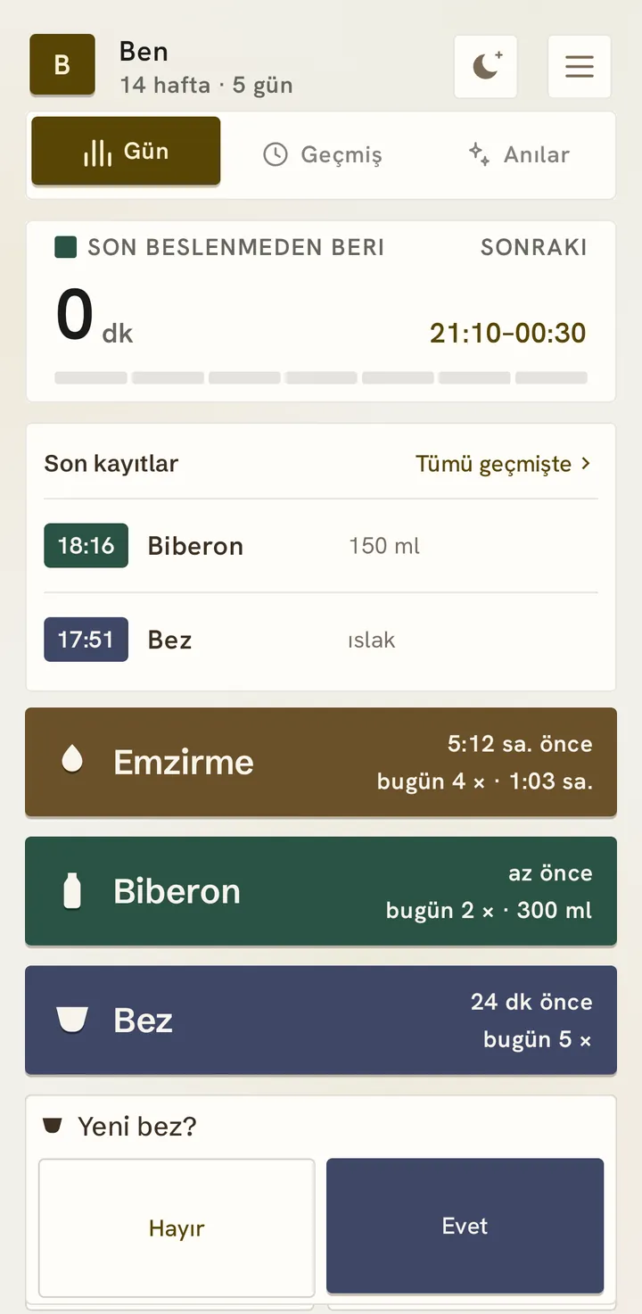 Bir biberondan sonra Sade ana ekranda son beslenmeden bu yana 0 dk görünür, altında da “Yeni bez?” sorusu; büyük Hayır ve Evet düğmeleriyle.